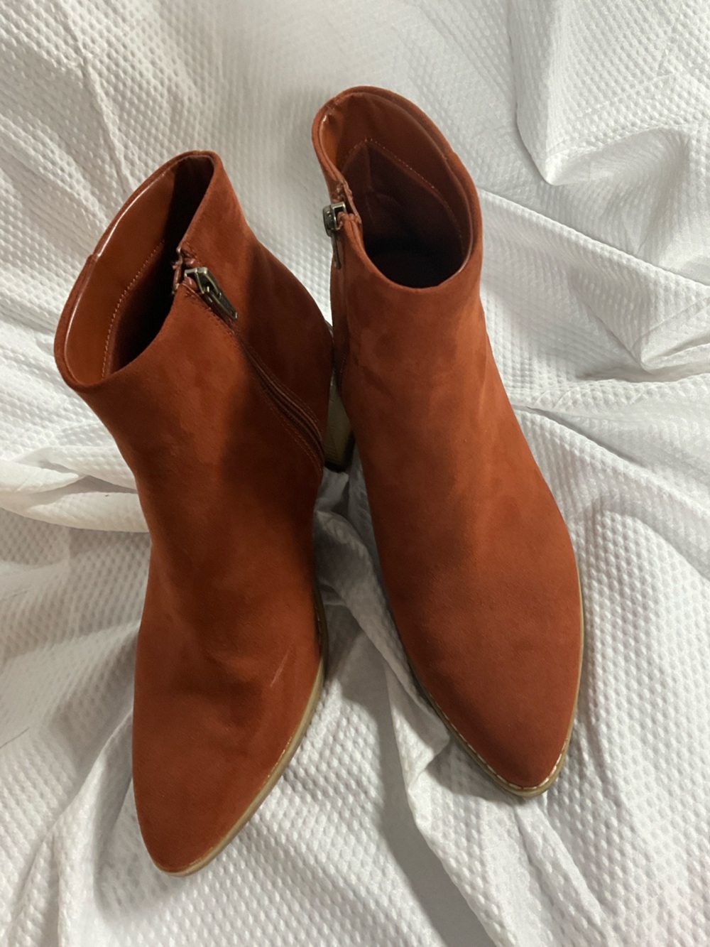 EUC UNIVERSAL THREAD Women's Ankle Boots in Rust